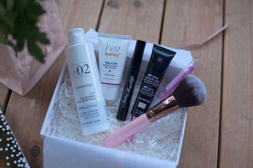 Glossybox_Christmas_Edition_2015_5